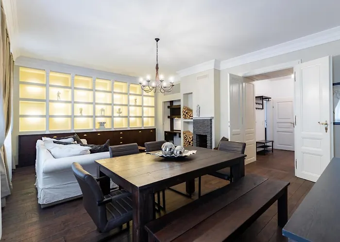 Luxury 2 Bedroom With King-size Beds Apartment *