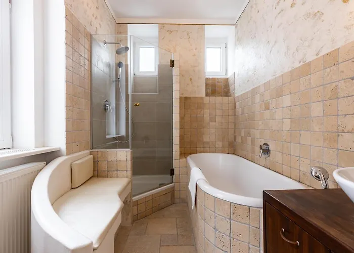 Luxury 2 Bedroom With King-size Beds *