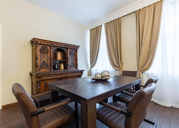 Apartment Luxury 2 Bedroom With King-size Beds *